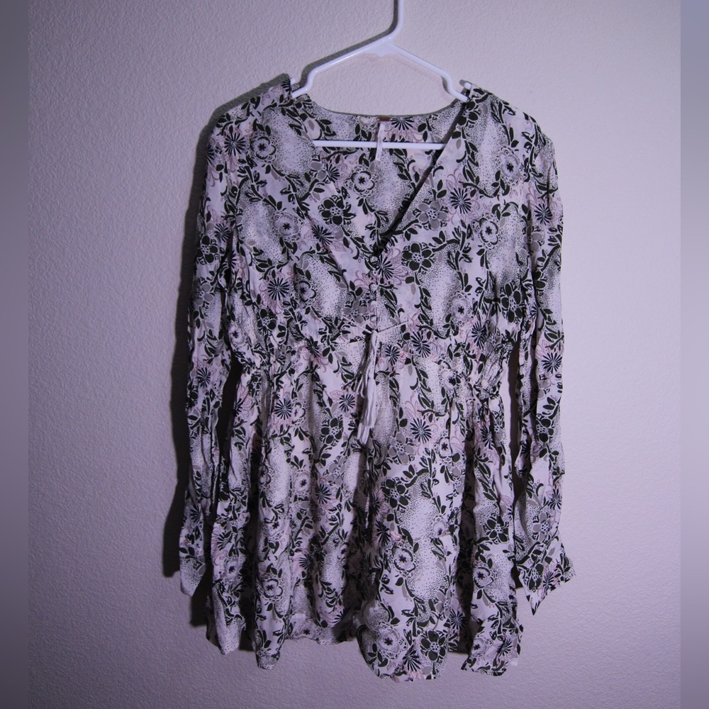 Free People - long-sleeve dress. Size: Medium